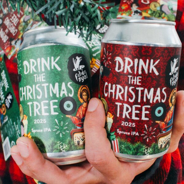 Fehér Nyúl Drink The Christmas Tree 2025